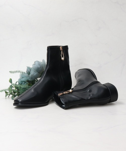 Bridget Birkin(ブリジットバーキン)の「【Bridget Birkin】パールチャームショートブーツ(533026)(ブーツ・レディース・アイボリー/ベージュ/ブラック・M/L/S)」の8枚目の写真