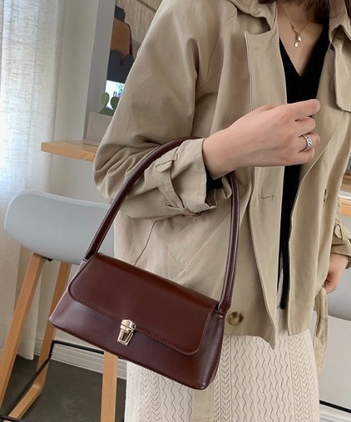 LADY LIKE（レディライク）の「横長ミニワンハンドルバッグ（ハンドバッグ・レディース・ベージュ/ブラック/ブラウン・F）」の5枚目の写真