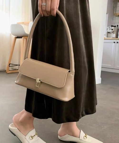 LADY LIKE（レディライク）の「横長ミニワンハンドルバッグ（ハンドバッグ・レディース・ベージュ/ブラック/ブラウン・F）」の10枚目の写真
