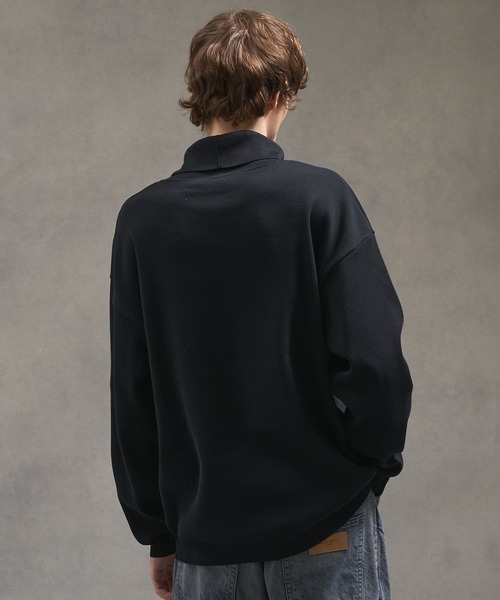 PUBLIC TOKYO（パブリックトウキョウ）の「〈 ユニセックス〉オーバーサイズスタートルネックニット（ニット/セーター・メンズ・オリーブ/ブラック/アイボリー/ライトブルーグレー・1/2）」の15枚目の写真