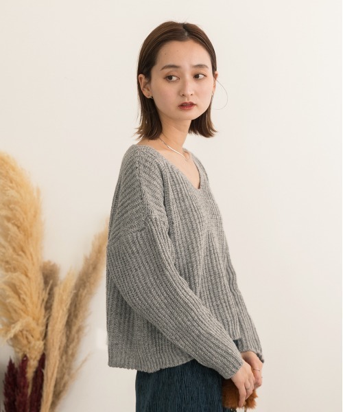 ad thie（アドティエ）の「Vネック・ショート ミックスカラーニット（ニット/セーター・レディース・グレー/ピンク・FREE）」の4枚目の写真