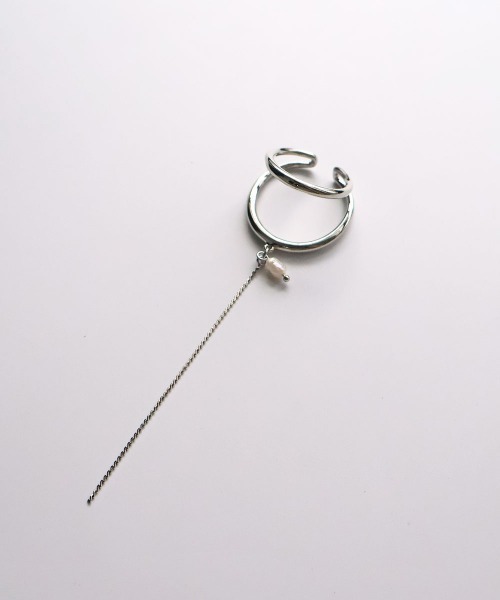 CEMONEMO（セモネモ）の「ダブルライン 淡水パール ロングイヤーカフ（イヤーカフ・レディース・ゴールド/シルバー・FREE）」の9枚目の写真