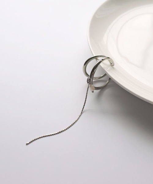 CEMONEMO（セモネモ）の「ダブルライン 淡水パール ロングイヤーカフ（イヤーカフ・レディース・ゴールド/シルバー・FREE）」の7枚目の写真