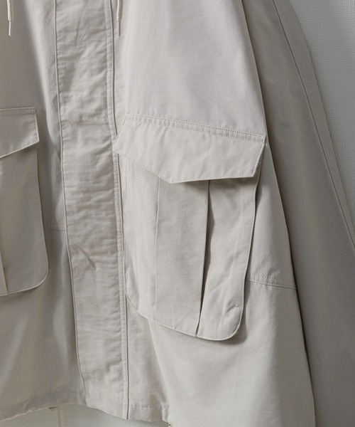 ZIP FIVE（ジップファイブ）の「【ZIP FIVE】 バルーンシルエット ビッグポケット テック コットン ナイロン マウンテンパーカー（マウンテンパーカー・レディース・ホワイト/ブラック/カーキ・MEDIUM/LARGE）」の10枚目の写真