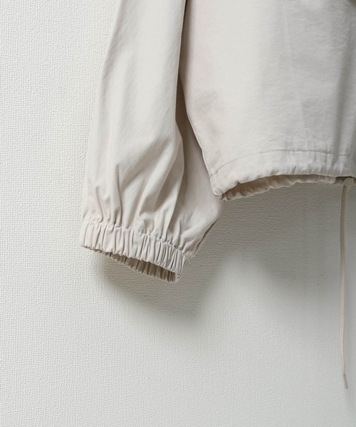 ZIP FIVE（ジップファイブ）の「【ZIP FIVE】 バルーンシルエット ビッグポケット テック コットン ナイロン マウンテンパーカー（マウンテンパーカー・レディース・ホワイト/ブラック/カーキ・MEDIUM/LARGE）」の12枚目の写真