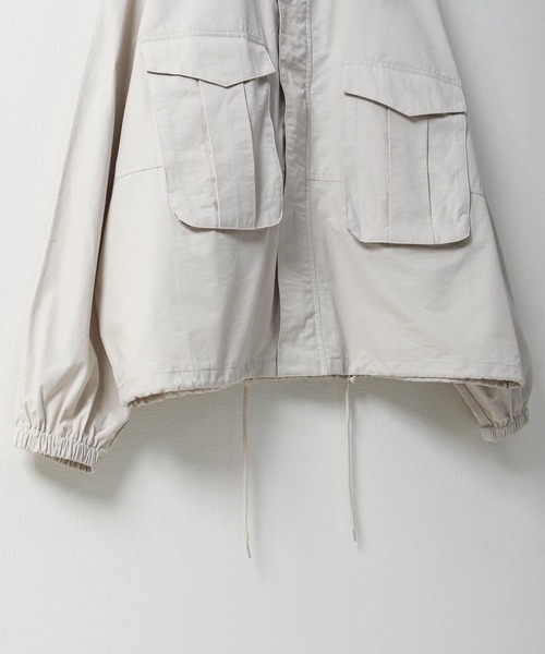 ZIP FIVE（ジップファイブ）の「【ZIP FIVE】 バルーンシルエット ビッグポケット テック コットン ナイロン マウンテンパーカー（マウンテンパーカー・レディース・ホワイト/ブラック/カーキ・MEDIUM/LARGE）」の13枚目の写真