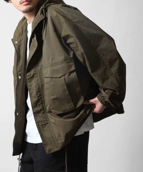 ZIP FIVE（ジップファイブ）の「【ZIP FIVE】 バルーンシルエット ビッグポケット テック コットン ナイロン マウンテンパーカー（マウンテンパーカー・レディース・ホワイト/ブラック/カーキ・MEDIUM/LARGE）」の6枚目の写真