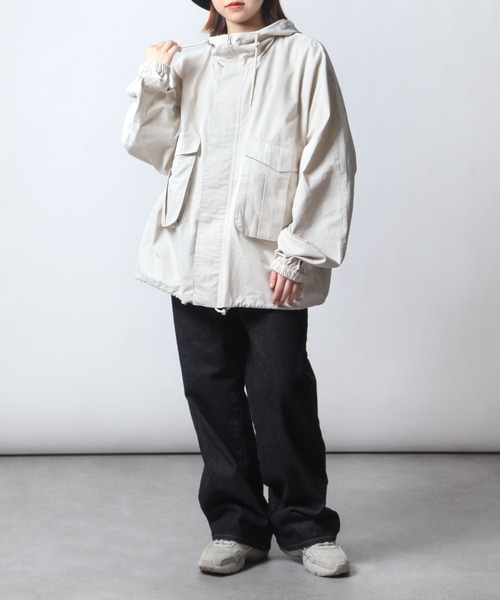 ZIP FIVE（ジップファイブ）の「【ZIP FIVE】 バルーンシルエット ビッグポケット テック コットン ナイロン マウンテンパーカー（マウンテンパーカー・レディース・ホワイト/ブラック/カーキ・MEDIUM/LARGE）」の20枚目の写真