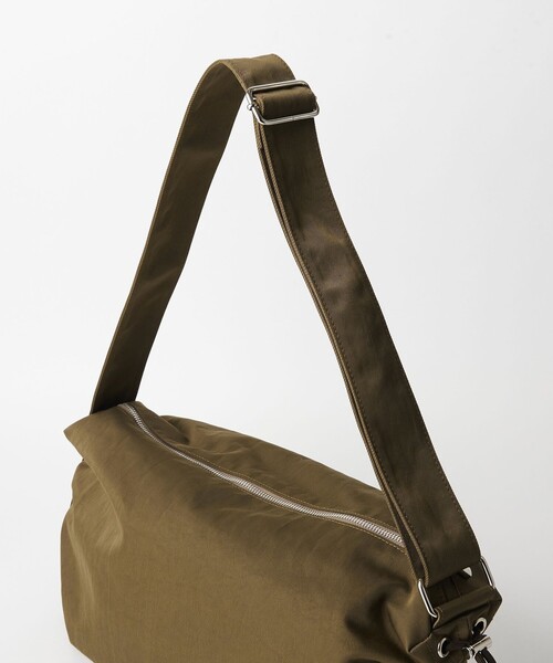 BEAUTY&YOUTH UNITED ARROWS(ビューティーアンドユースユナイテッドアローズ)の「サイドギャザー ショルダーバッグ(ショルダーバッグ・レディース・ブラック/モカ・FREE)」の17枚目の写真