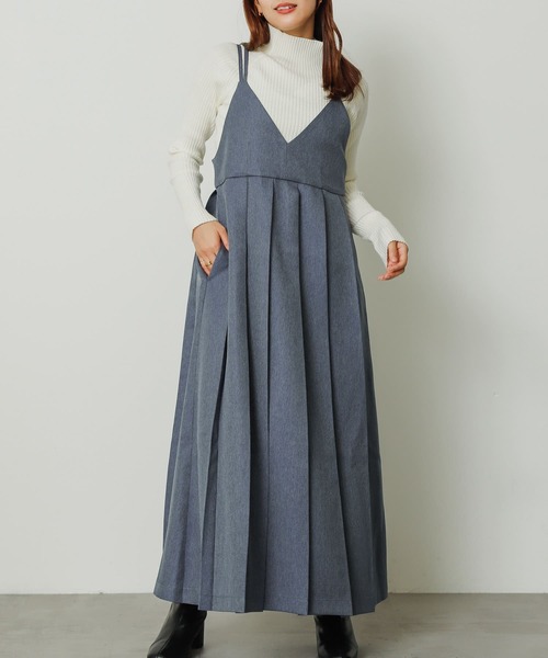 SENSE OF PLACE by URBAN RESEARCH（センスオブプレイスバイアーバンリサーチ）の「『ドラマ着用商品』プリーツキャミワンピース（ワンピース・レディース・ブルー/グレー/ライトベージュ・S/ONE）」の3枚目の写真
