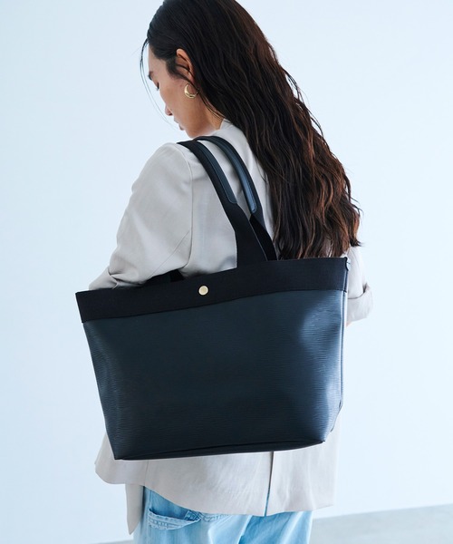 Breath TOPKAPI(ブレストプカピ)の「【Breath TOPKAPI】RIPPLE リプル ロング ハンドル A4 トートバッグ L(トートバッグ・レディース・ブラック/アイボリー/ベージュ系その他/ライトベージュ・FREE)」の3枚目の写真