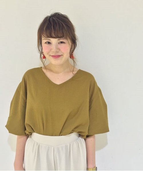 Kastane（カスタネ）の「【Kastane】袖WVネック2WAYプルオーバー（シャツ/ブラウス・レディース・オフホワイト/ブラック/キャメル/カーキ・FREE）」の4枚目の写真