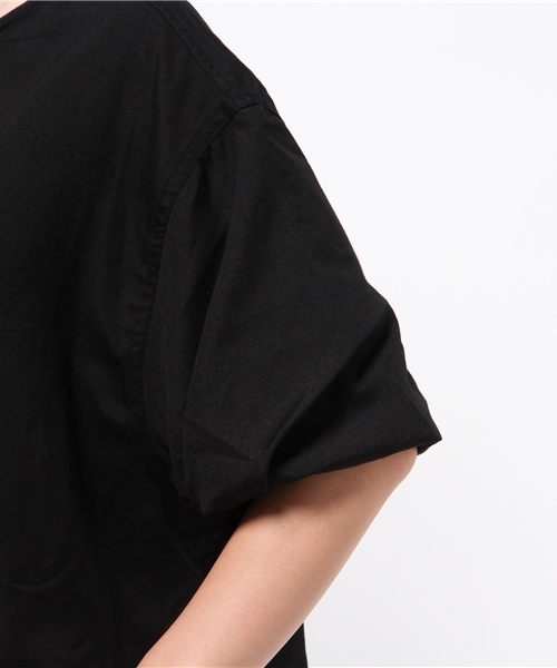 Kastane（カスタネ）の「【Kastane】袖WVネック2WAYプルオーバー（シャツ/ブラウス・レディース・オフホワイト/ブラック/キャメル/カーキ・FREE）」の14枚目の写真