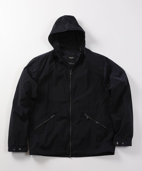 MEN'S BIGI(メンズビギ)の「リモンタナイロンフーデッドブルゾン(ブルゾン・メンズ・ブルー/ネイビー・03/02)」の2枚目の写真