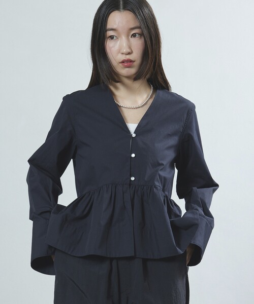 Firsthand（ファーストハンド）の「Firsthand/ファーストハンド ペプラムギャザーブラウス（シャツ/ブラウス・レディース・ブラック/その他13/ホワイト・ﾌﾘ-）」の21枚目の写真