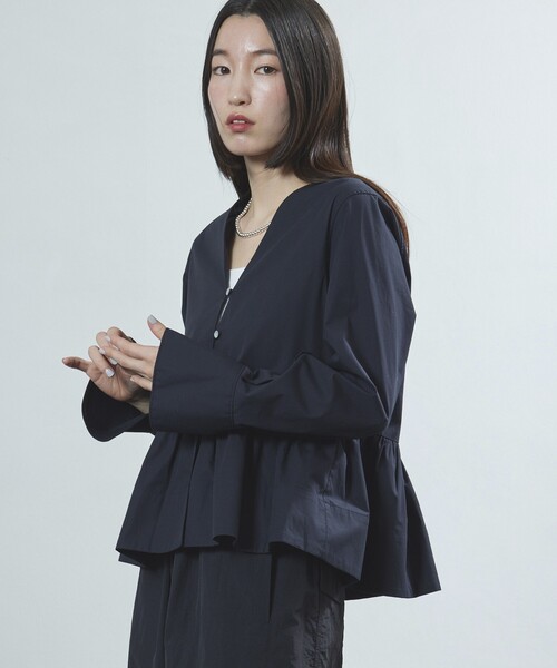 Firsthand（ファーストハンド）の「Firsthand/ファーストハンド ペプラムギャザーブラウス（シャツ/ブラウス・レディース・ブラック/その他13/ホワイト・ﾌﾘ-）」の22枚目の写真