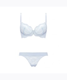 AMOSTYLE BY Triumph | デイリーAMOSTYLE レースラバー【B,C,Dカップ】AMST515 WHU + Mini JX(ブラ&ショーツ)