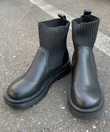 CRB（シーアールビー）の「ソックスブーツ（ブーツ）」