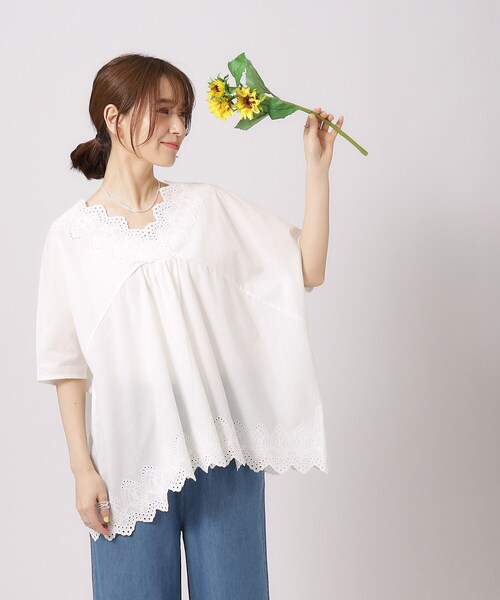 SHOO・LA・RUE(シューラルー)の「◆【体型カバー/コットン100%】5分袖 スカラップレース刺繍ブラウス(シャツ/ブラウス・レディース・マスタード/ブラック/オフホワイト・02/04/03)」の4枚目の写真