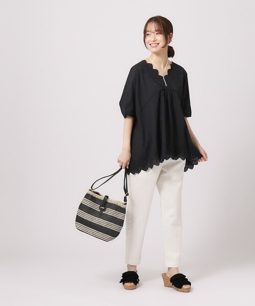 SHOO・LA・RUE(シューラルー)の「◆【体型カバー/コットン100%】5分袖 スカラップレース刺繍ブラウス(シャツ/ブラウス・レディース・マスタード/ブラック/オフホワイト・02/04/03)」の18枚目の写真