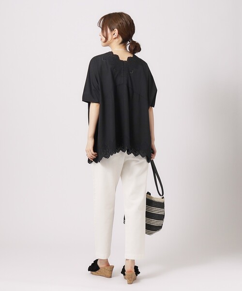 SHOO・LA・RUE(シューラルー)の「◆【体型カバー/コットン100%】5分袖 スカラップレース刺繍ブラウス(シャツ/ブラウス・レディース・マスタード/ブラック/オフホワイト・02/04/03)」の20枚目の写真