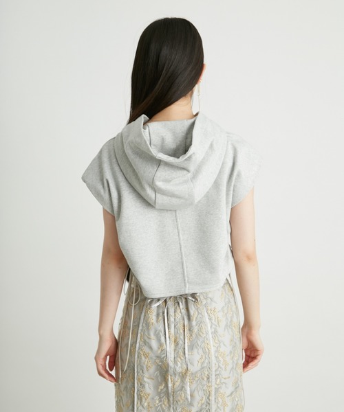 LILY BROWN（リリーブラウン）の「サイドドロストショートフーディ（その他トップス・レディース・グレー/イエロー/ネイビー・FREE）」の9枚目の写真