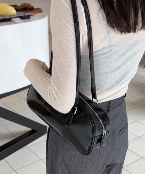 NEUNA（ヌナ）の「ロングレザーボストンフルートショルダーバッグ（ボストンバッグ・レディース・アイボリー/ブラック/レッド・FREE）」の11枚目の写真