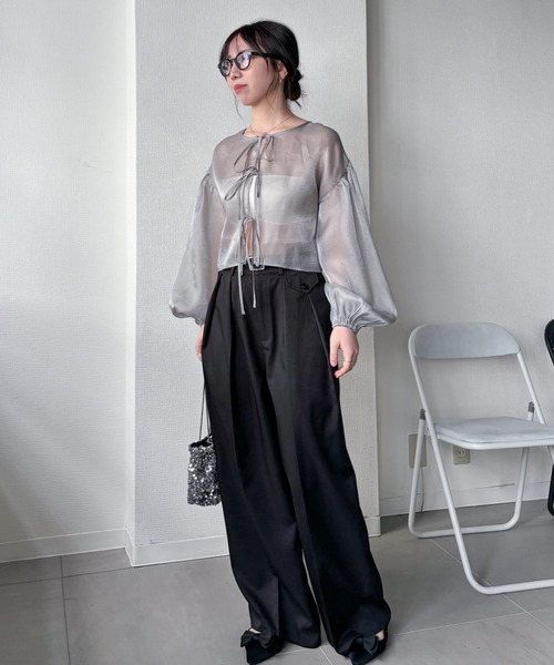 EPIMI E'PIMMY（エピミエピミー）の「2wayオーガンジーボリューム袖リボンブラウス（シャツ/ブラウス・レディース・ベージュ/ピンクベージュ/オフホワイト/チャコールグレー・MEDIUM）」の21枚目の写真