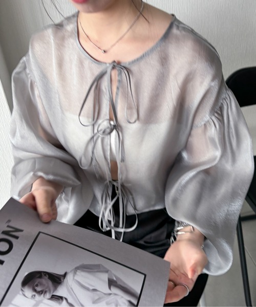 EPIMI E'PIMMY（エピミエピミー）の「2wayオーガンジーボリューム袖リボンブラウス（シャツ/ブラウス・レディース・ベージュ/ピンクベージュ/オフホワイト/チャコールグレー・MEDIUM）」の20枚目の写真