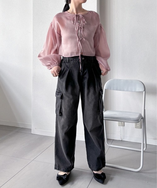 EPIMI E'PIMMY（エピミエピミー）の「2wayオーガンジーボリューム袖リボンブラウス（シャツ/ブラウス・レディース・ベージュ/ピンクベージュ/オフホワイト/チャコールグレー・MEDIUM）」の8枚目の写真