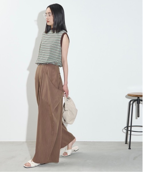 THE YOn(ザヨン)の「ドレープポケットタックワイドパンツ(その他パンツ・レディース・ブラウン/ミックスグレー/ミント・M/S)」の4枚目の写真