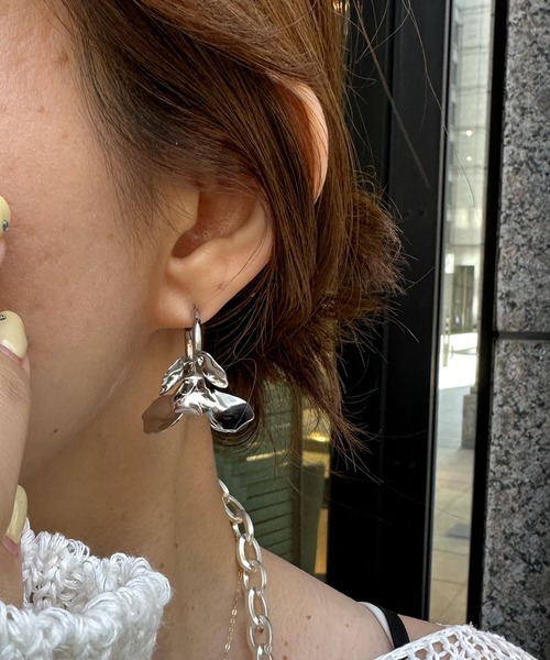 DouDou(ドゥドゥ)の「メタルモチーフピアス(ピアス(両耳用)・レディース・ゴールド/シルバー・FREE)」の4枚目の写真