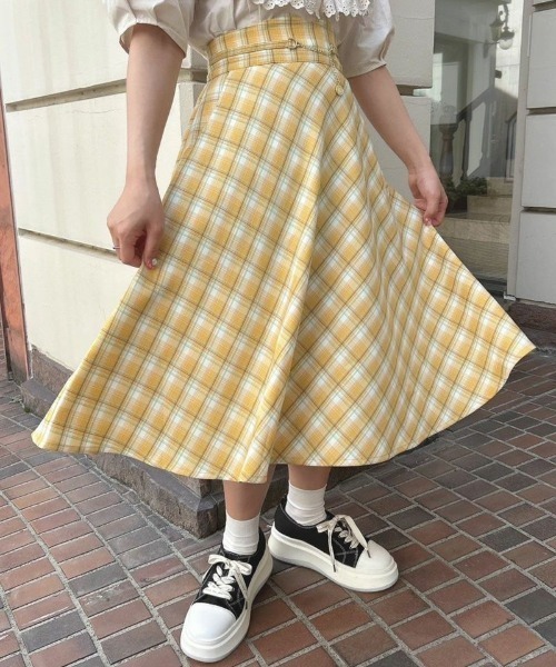 F i.n.t(フィント)の「コインチェーン使いパステルチェックフレアースカート/F&A/fint(スカート・レディース・イエロー/パープル系・1/2)」の1枚目の写真