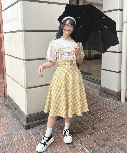 F i.n.t(フィント)の「コインチェーン使いパステルチェックフレアースカート/F&A/fint(スカート・レディース・イエロー/パープル系・1/2)」の3枚目の写真