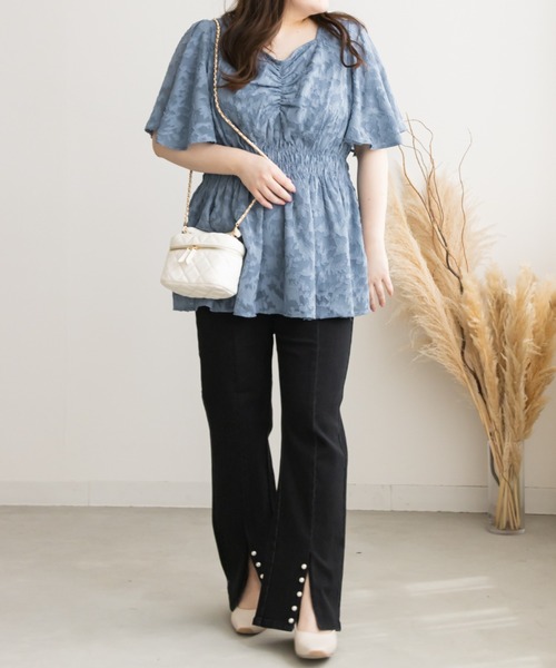 CLETTE(クレット)の「シアー花柄ペプラムブラウス(シャツ/ブラウス・レディース・ブラック/アイボリー/ブルー・4L/3L/LL)」の6枚目の写真