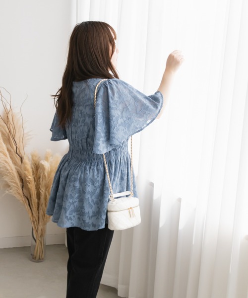 CLETTE(クレット)の「シアー花柄ペプラムブラウス(シャツ/ブラウス・レディース・ブラック/アイボリー/ブルー・4L/3L/LL)」の7枚目の写真