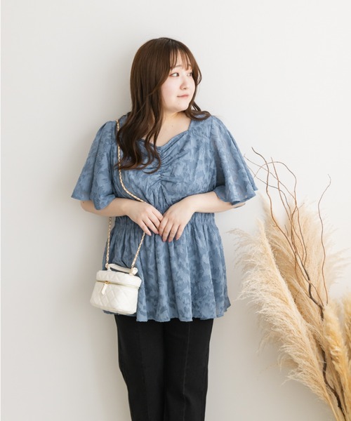 CLETTE(クレット)の「シアー花柄ペプラムブラウス(シャツ/ブラウス・レディース・ブラック/アイボリー/ブルー・4L/3L/LL)」の4枚目の写真
