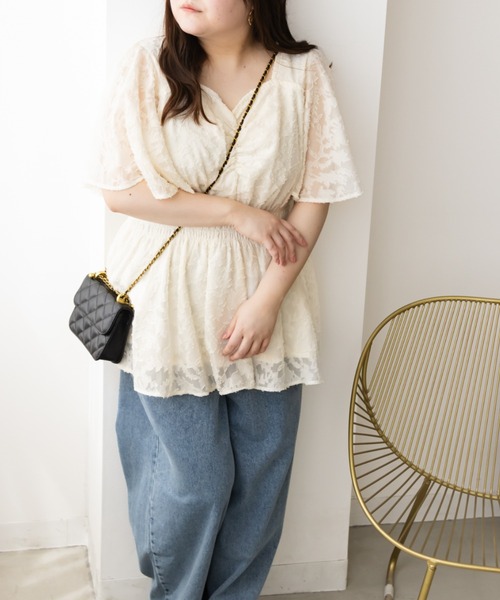 CLETTE(クレット)の「シアー花柄ペプラムブラウス(シャツ/ブラウス・レディース・ブラック/アイボリー/ブルー・4L/3L/LL)」の9枚目の写真