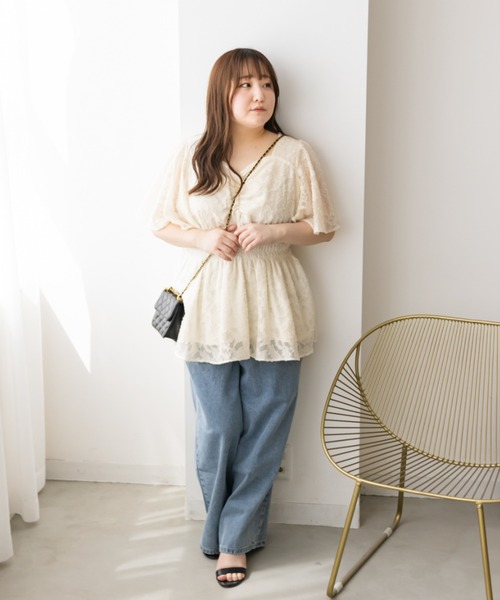 CLETTE(クレット)の「シアー花柄ペプラムブラウス(シャツ/ブラウス・レディース・ブラック/アイボリー/ブルー・4L/3L/LL)」の10枚目の写真