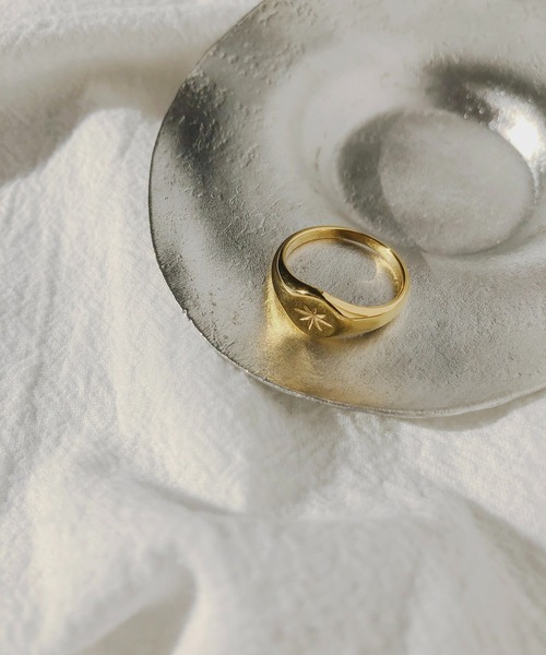 TUWAKRIM(トゥワクリム)の「【TUWAKRIM】スターカットリング(リング・レディース・ゴールド・MEDIUM/LARGE/X-LARGE)」の9枚目の写真