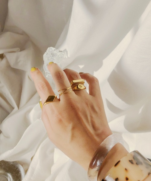 TUWAKRIM(トゥワクリム)の「【TUWAKRIM】スターカットリング(リング・レディース・ゴールド・MEDIUM/LARGE/X-LARGE)」の3枚目の写真