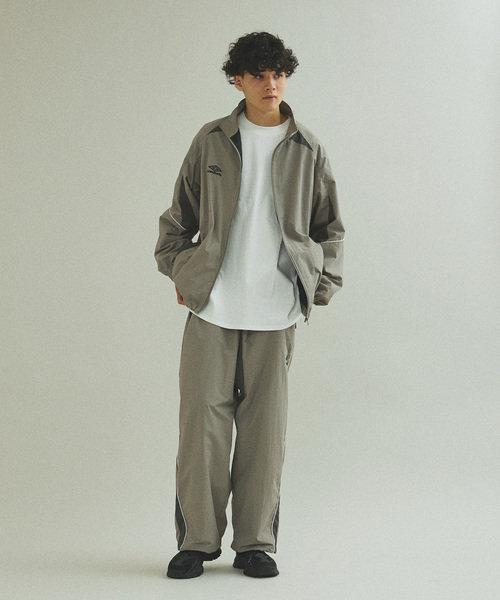 UMBRO(アンブロ)の「UMBRO / アンブロ 417別注 トラックパンツ(その他パンツ・メンズ・ベージュ/ネイビー・MEDIUM/LARGE/X-LARGE)」の10枚目の写真