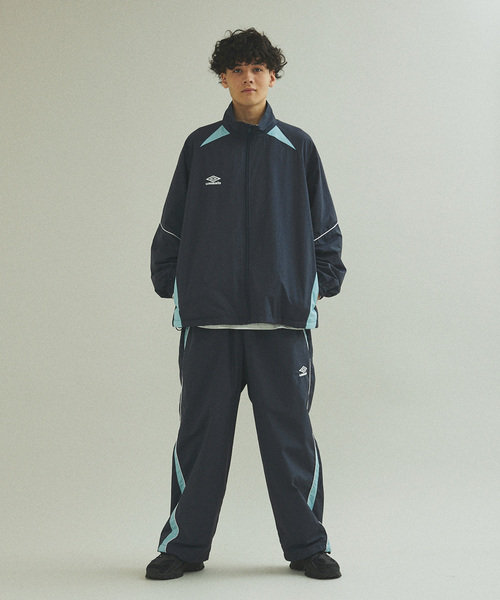 UMBRO(アンブロ)の「UMBRO / アンブロ 417別注 トラックパンツ(その他パンツ・メンズ・ベージュ/ネイビー・MEDIUM/LARGE/X-LARGE)」の11枚目の写真