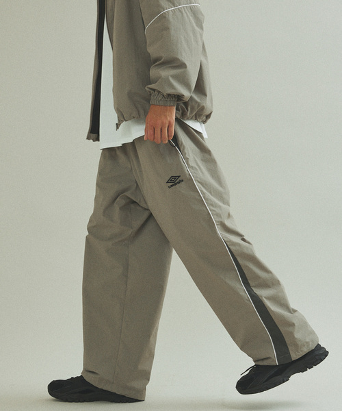 UMBRO(アンブロ)の「UMBRO / アンブロ 417別注 トラックパンツ(その他パンツ・メンズ・ベージュ/ネイビー・MEDIUM/LARGE/X-LARGE)」の20枚目の写真