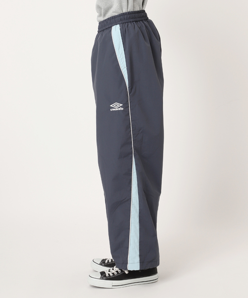 UMBRO(アンブロ)の「UMBRO / アンブロ 417別注 トラックパンツ(その他パンツ・メンズ・ベージュ/ネイビー・MEDIUM/LARGE/X-LARGE)」の4枚目の写真