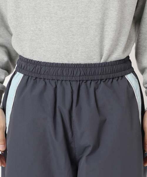 UMBRO(アンブロ)の「UMBRO / アンブロ 417別注 トラックパンツ(その他パンツ・メンズ・ベージュ/ネイビー・MEDIUM/LARGE/X-LARGE)」の8枚目の写真