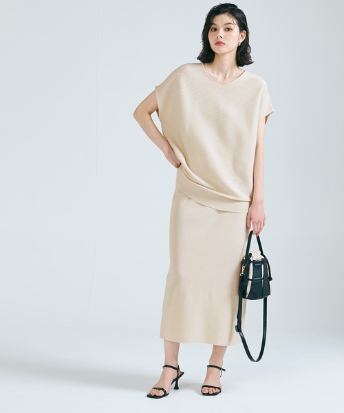 coca(coca)(コカ)の「Vネックニット&フレアスカート セットアップ 2点セット(ワンピース・レディース・チャコール/アイボリー・M/L)」の5枚目の写真