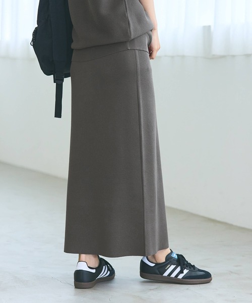 coca(coca)(コカ)の「Vネックニット&フレアスカート セットアップ 2点セット(ワンピース・レディース・チャコール/アイボリー・M/L)」の11枚目の写真