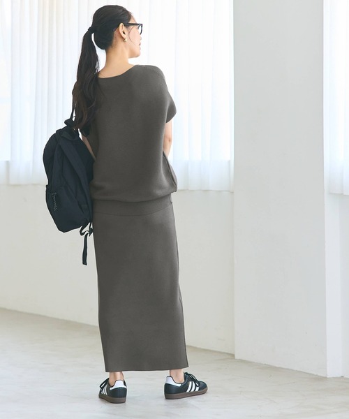 coca(coca)(コカ)の「Vネックニット&フレアスカート セットアップ 2点セット(ワンピース・レディース・チャコール/アイボリー・M/L)」の13枚目の写真