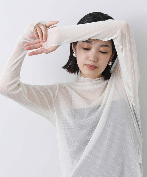 Gready Brilliant（グレディブリリアン）の「フロッキードット指ぬき袖カットソー（Tシャツ/カットソー・レディース・オフホワイト/ネイビー/ブラック・38）」の2枚目の写真